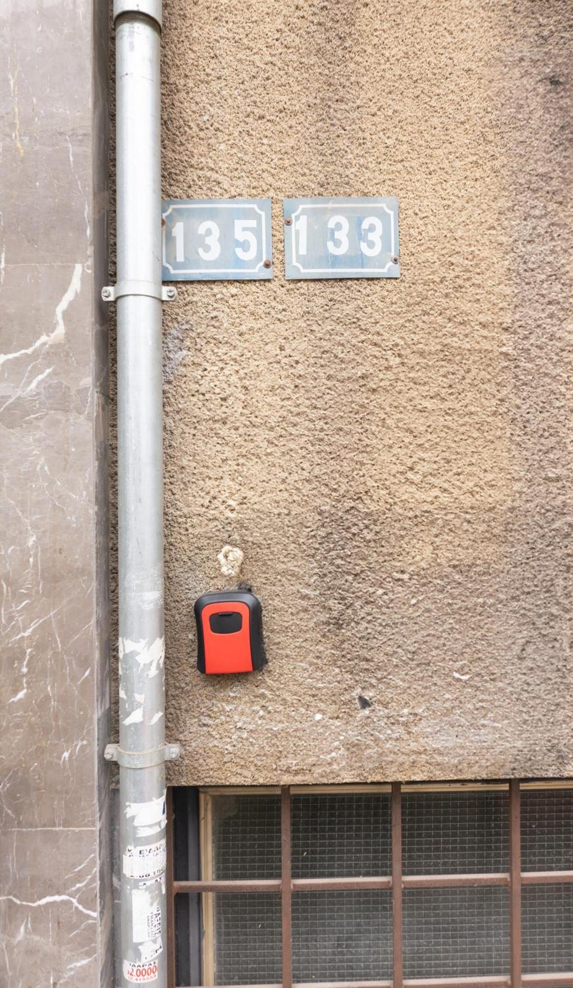 50 Steps Metro Kato Patisia Renovated Athens Apt Экстерьер фото